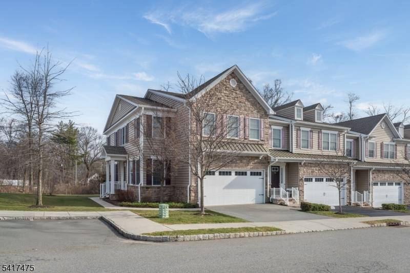 Come be wowed by this 3 bedrooms, 3.