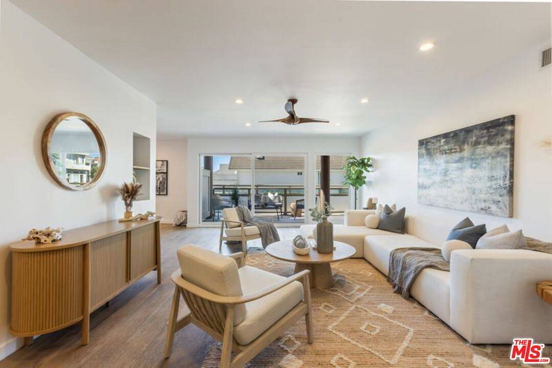 4300   Via Dolce 2BR Marina Del Rey La