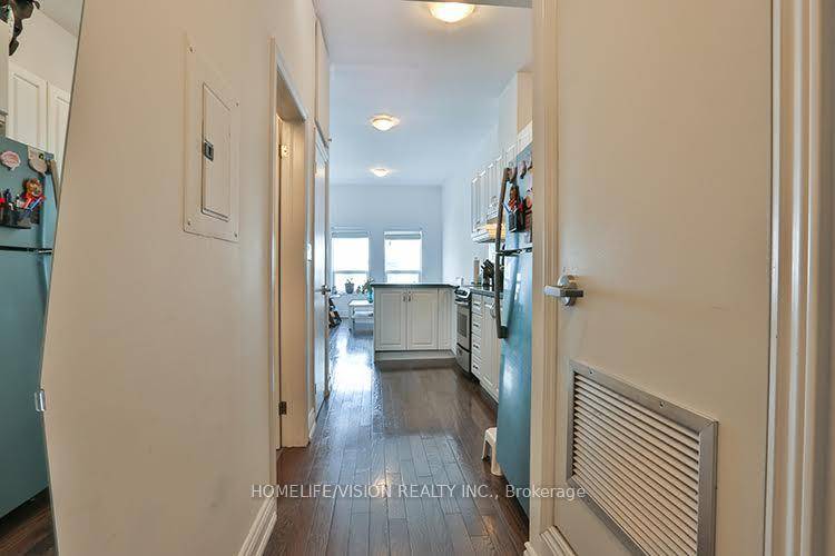 Completely Renovated, 2 Bedroom Apartment At Danforth amp ; Pape !