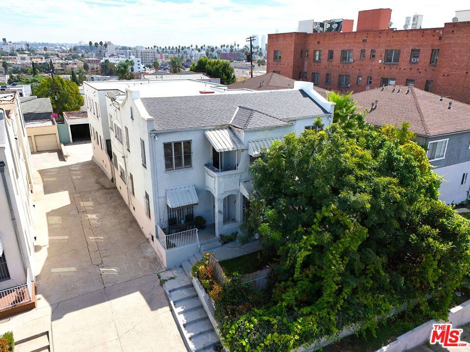 328  N Mariposa Ave 8BR Mid Wilshire La