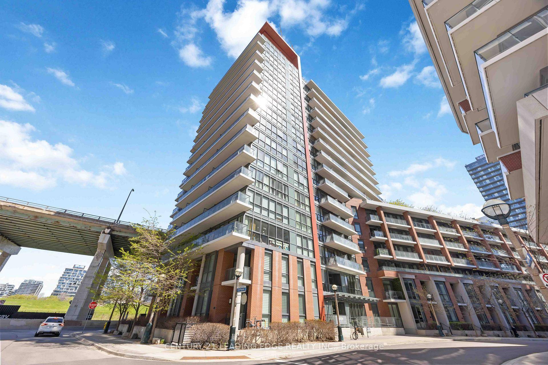 Great opportunity to own a stunning 1 bedroom plus den apartment in the highly sought after Fort York neighborhood, just steps away from Toronto's waterfront and King St W.