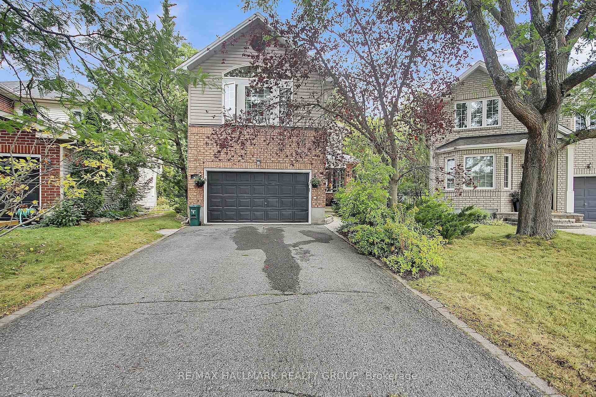 Discover this stunning four bedroom family home in the highly desirable Bridlewood community, surrounded by top schools, parks, and amenities.