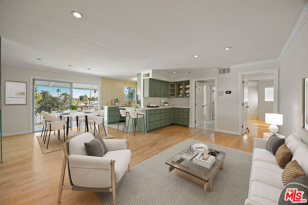 532 N Rossmore Ave 2BR Mid Wilshire La