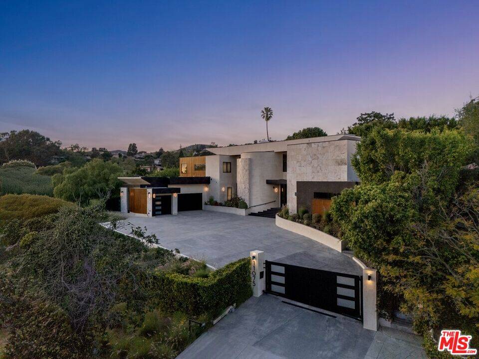 11075  W Sunset Blvd 5BR Brentwood La