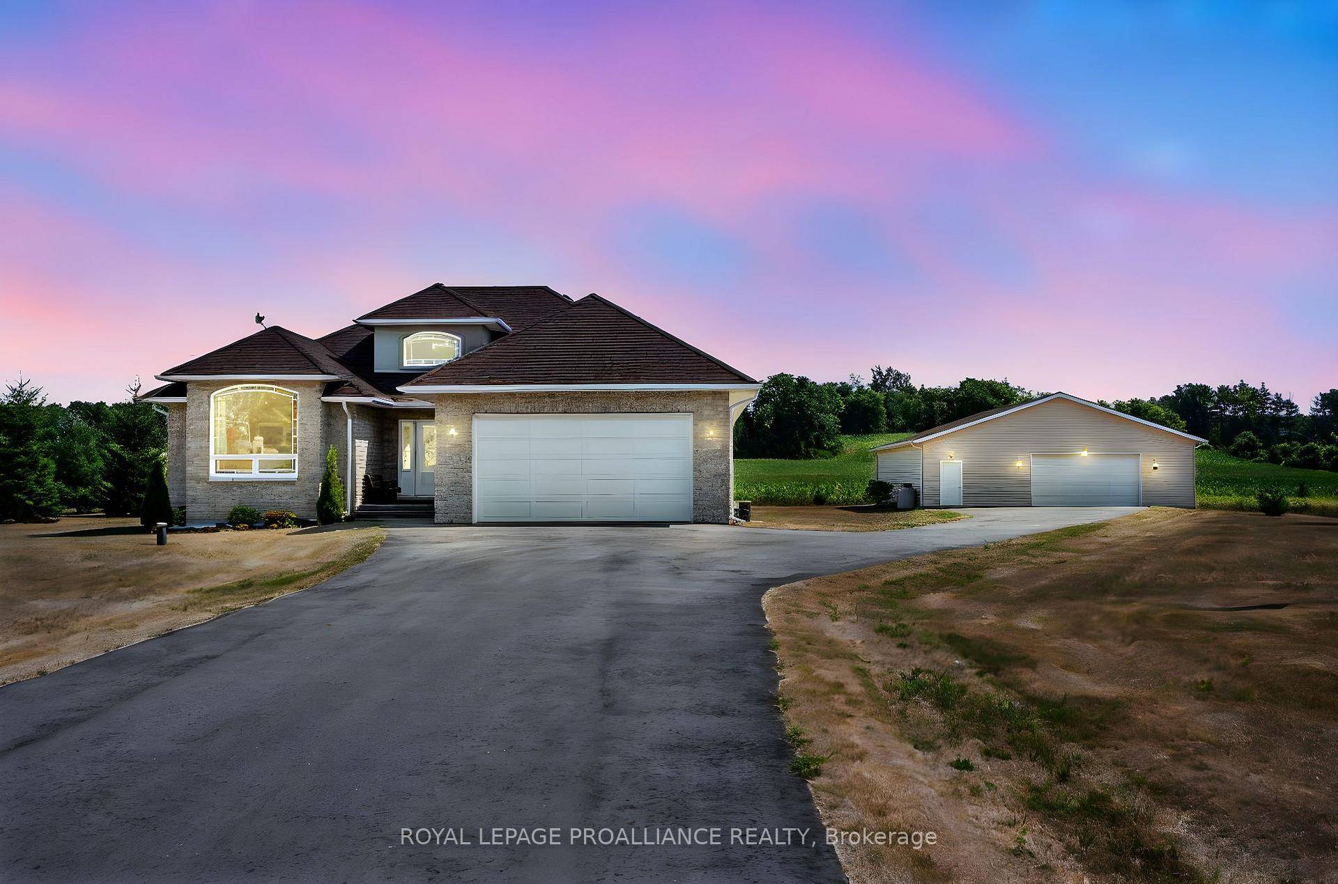Welcome to this impressive all brick bungalow, in a great country location.