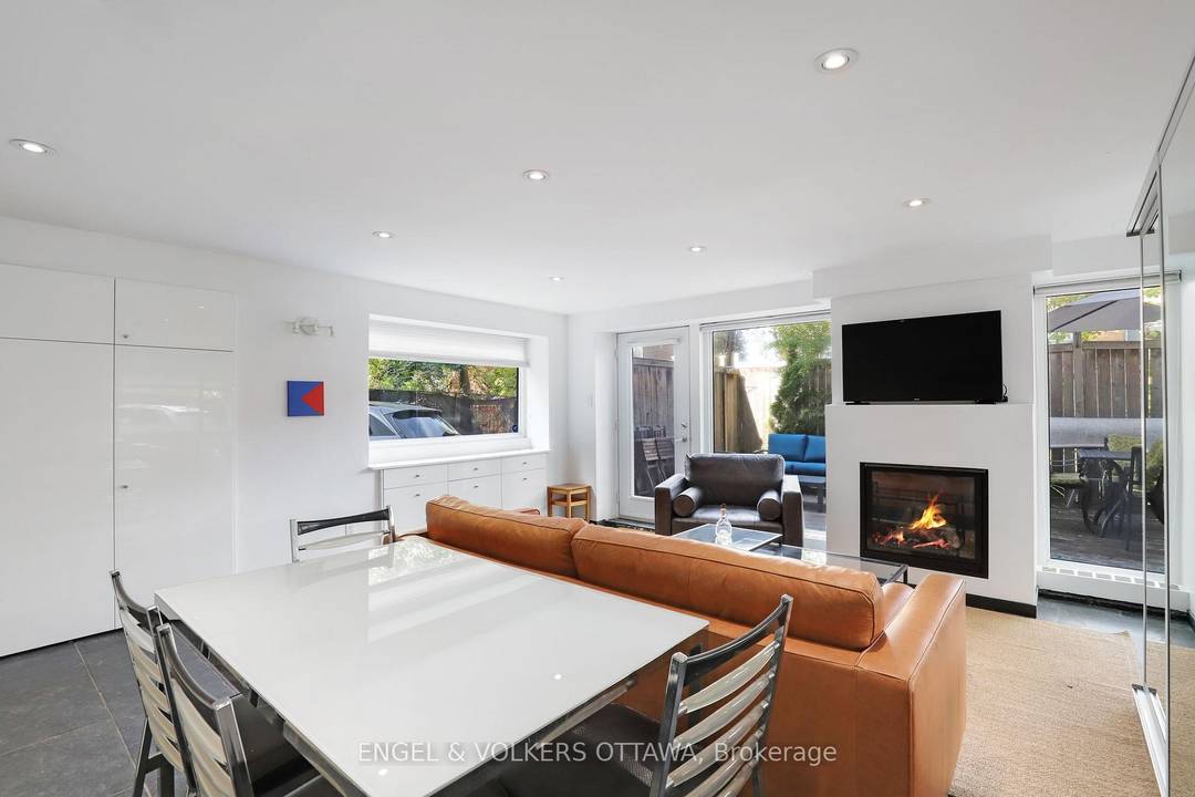 Nestled on a quiet, tree lined street in Lowertown and overlooking beautiful MacDonald Gardens Park, this European inspired furnished studio offers a refined blend of comfort, elegance, and convenience.