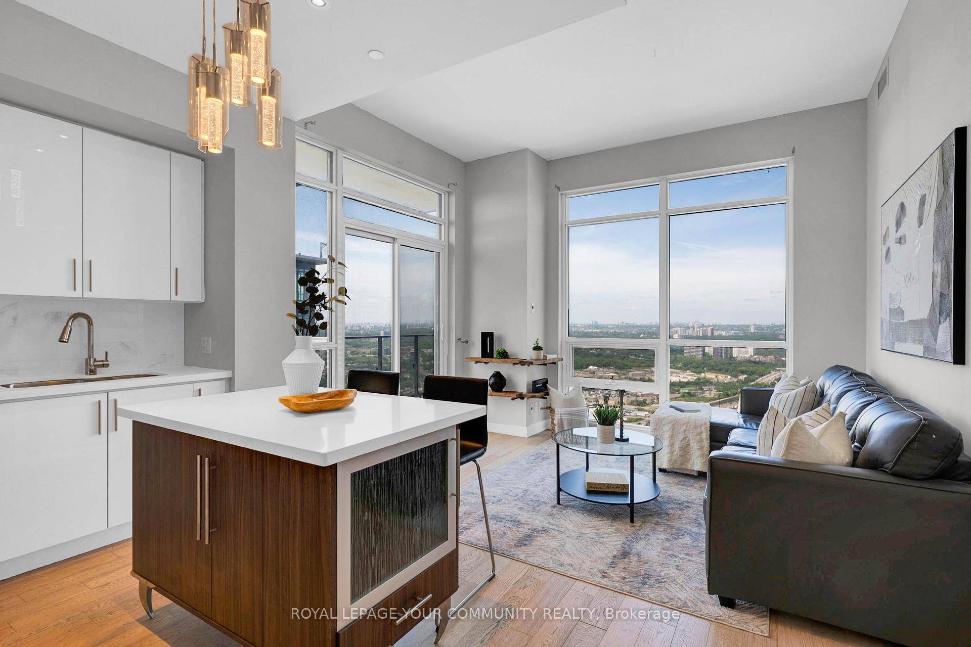 Gorgeous upgraded corner Lower Penthouse unit in Westlake Village !