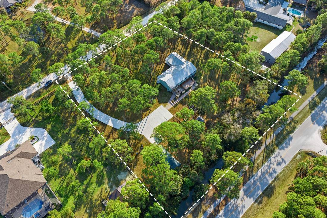 Welcome to modern elegance in Jupiter Farms !