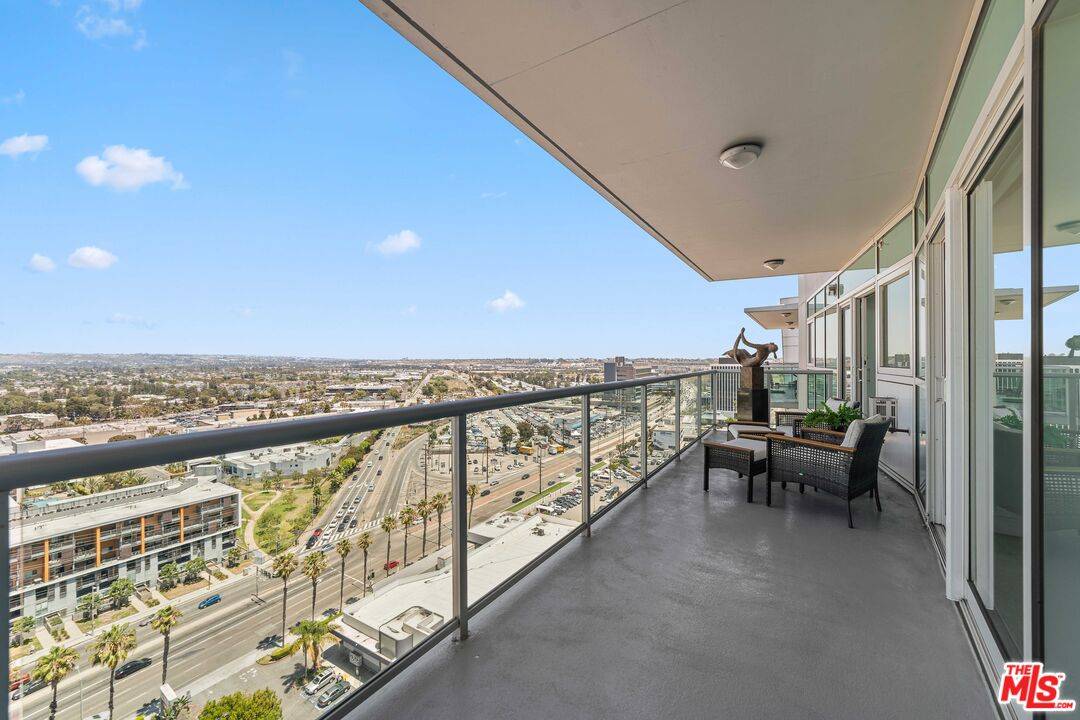 13600 Marina Pointe Dr 2BR Marina Del Rey La