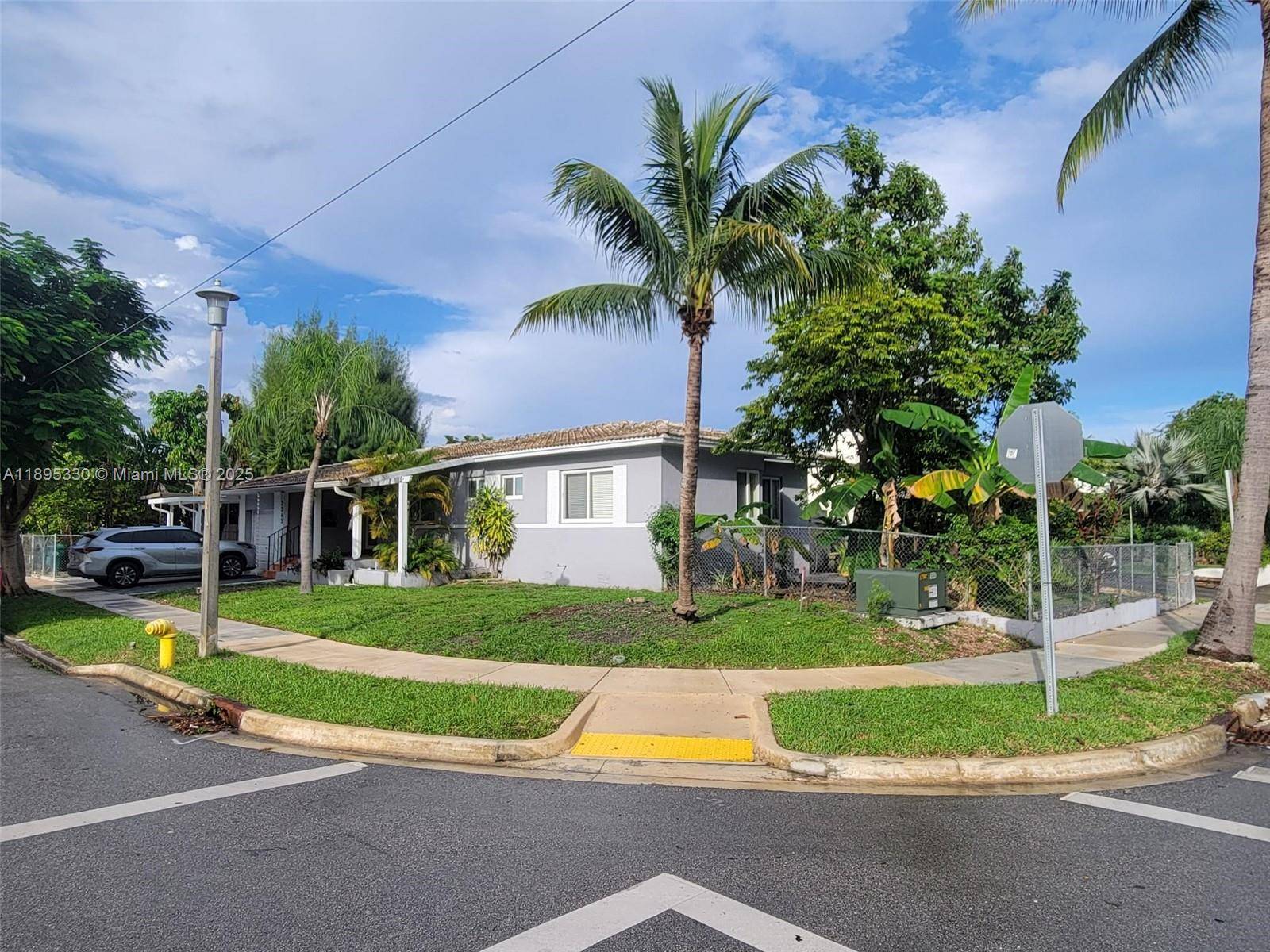 NO HOA, One Story Single Family Home in Shenandoah Under 1, 000, 000 !