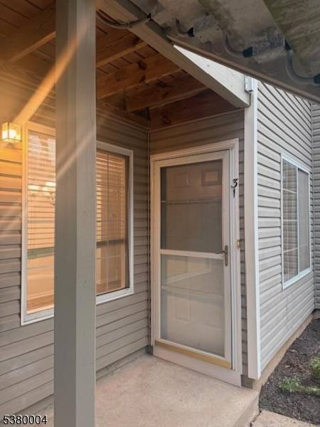 Meticulously Renovated summer of 2025 !