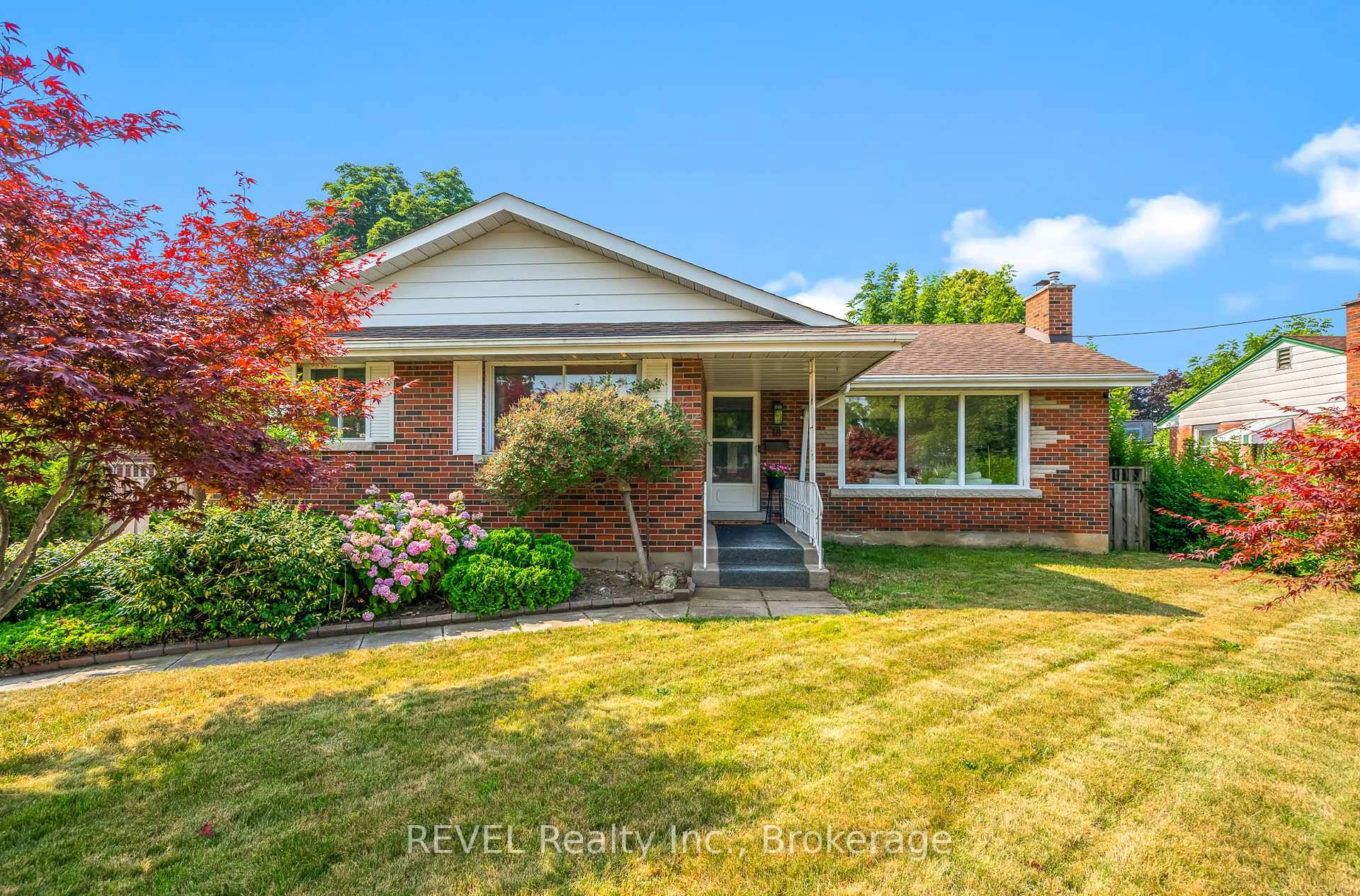 Is the bungalow lifestyle calling your name ?
