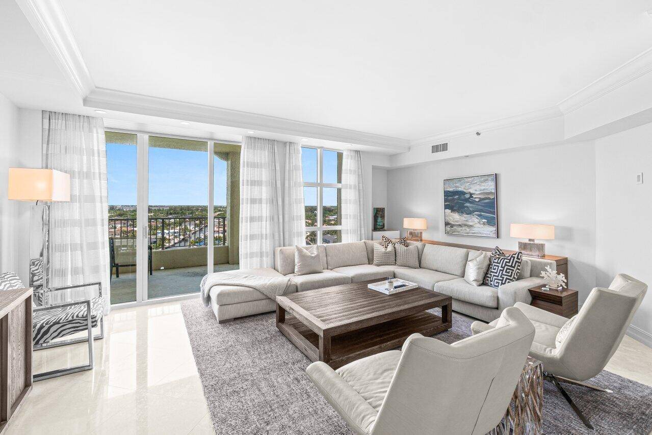 OCEAN, INTRACOASTAL, CITY THE GRAND PIAZZA BELOW WITH AMAZING VIEWS IN EVERY DIRECTION !