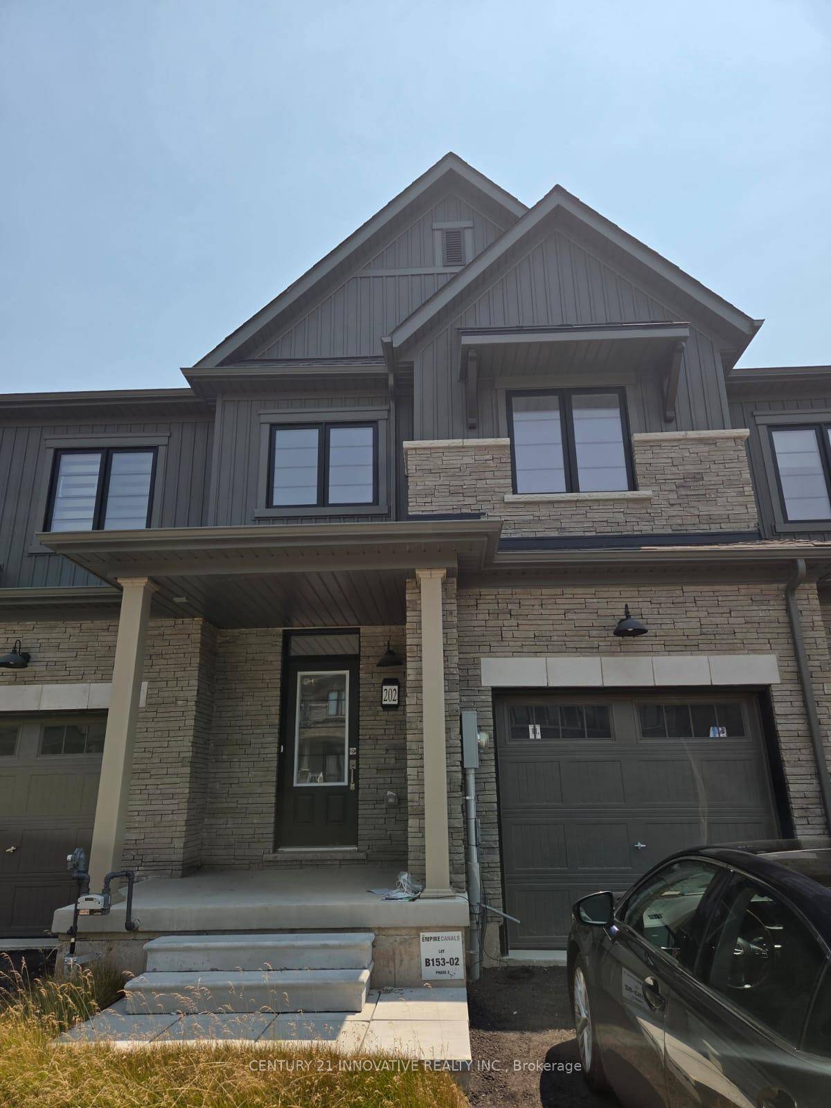 Welcome to this beautiful 3 bedroom, 3 bathroom detached home for lease in the growing city of Welland, Ontario.