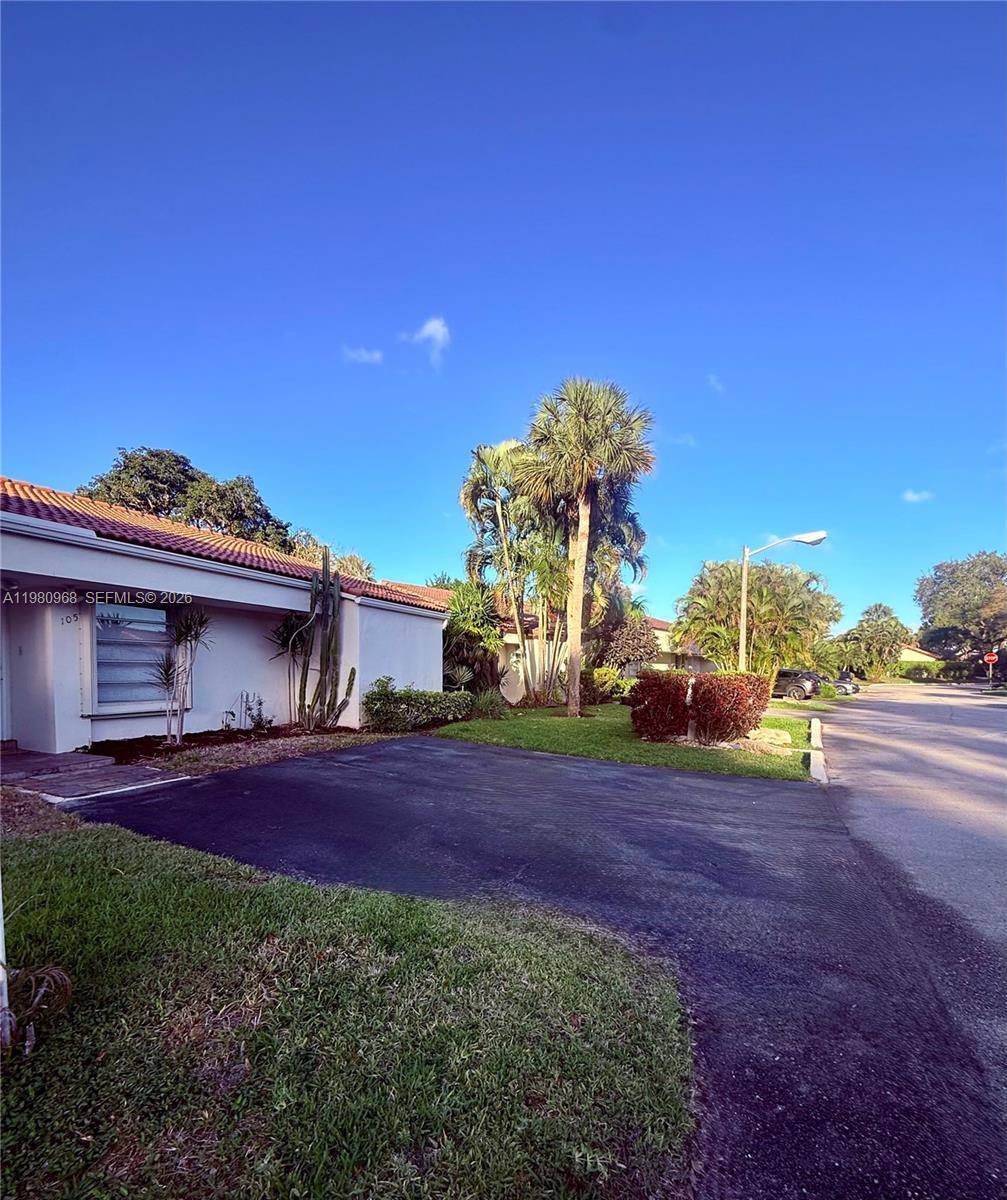 Welcome to this charming 2 beds, 2 baths plus a Den that can be used as a 3rd bedroom corner villa, located in the highly desirable Tiburon community of Boca ...