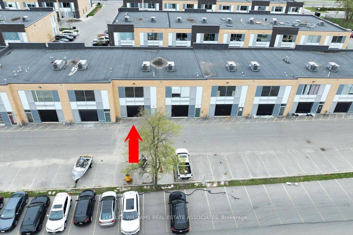 Located in a prime area of Mississauga within the GTA, this 1, 280 sq.