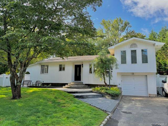 Beautiful, well maintained home with a bright, clean white exterior, ideally situated on a low traffic cul de sac.