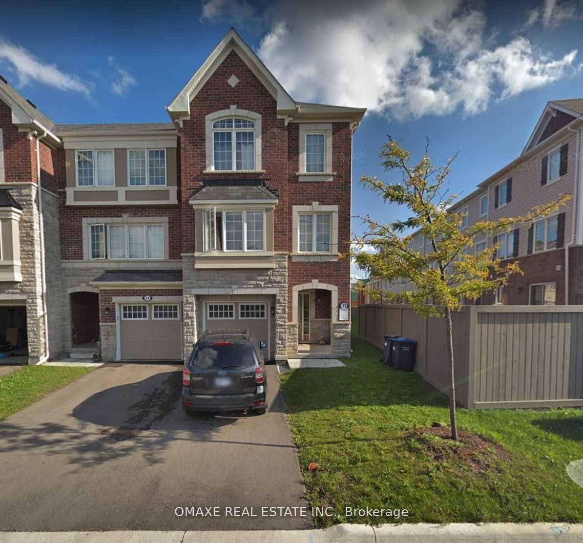 Only Looking For Families With Good Credit Score amp ; AAA Tenants End Unit, Freehold Town House With Bright Lots Of Sun Light 3 1 Bedroom House On A Corner ...