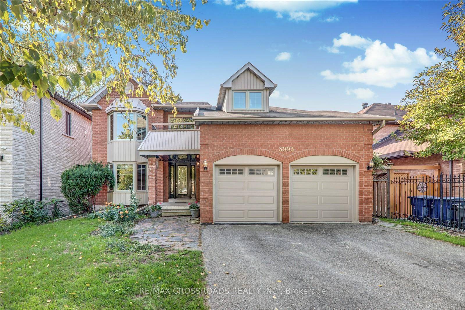Welcome to 3993 Ellesmere Rd a beautifully updated 2 storey detached home on a premium lot in high sought after Highland Creek.