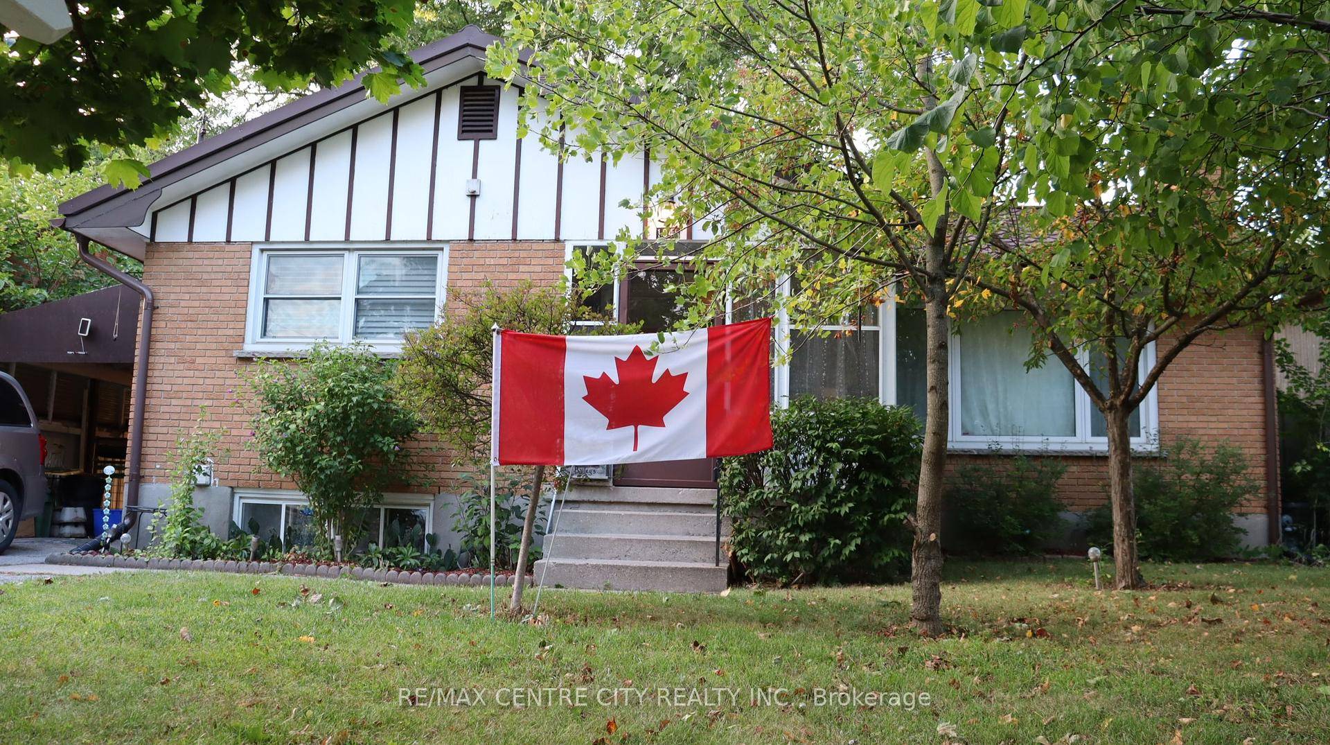 Welcome to this 3 bedroom, 2 bathroom bungalow offering 1, 112 sq.