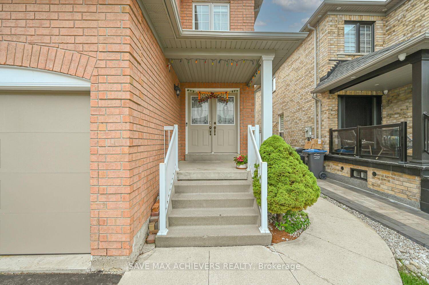 Freshly Painted Through Out 3 Bedrooms amp ; 3 Washrooms West Facing, Double Door Entry, Semi Detached House With Finished Basement And Separate Entrance Through Garage including a primary suite ...