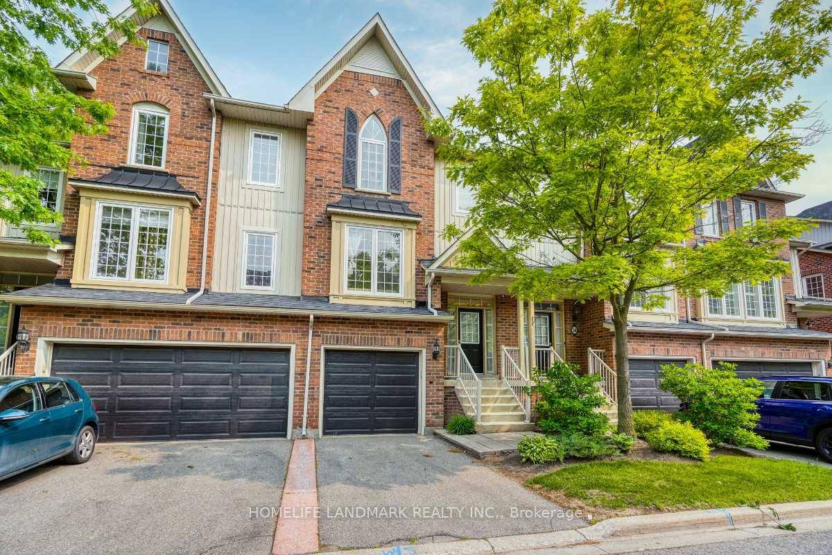 Gorgeous 3Bdr Condo Townhouse In High Demand Yonge Elgin Mills Location.
