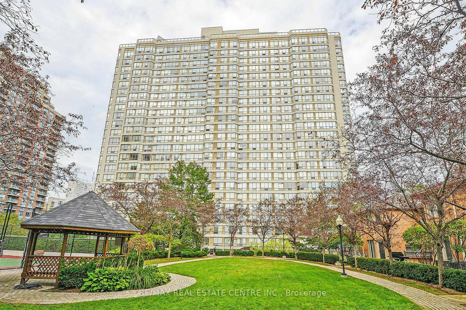 Very Beautiful Condo, in the Heart of Mississauga.