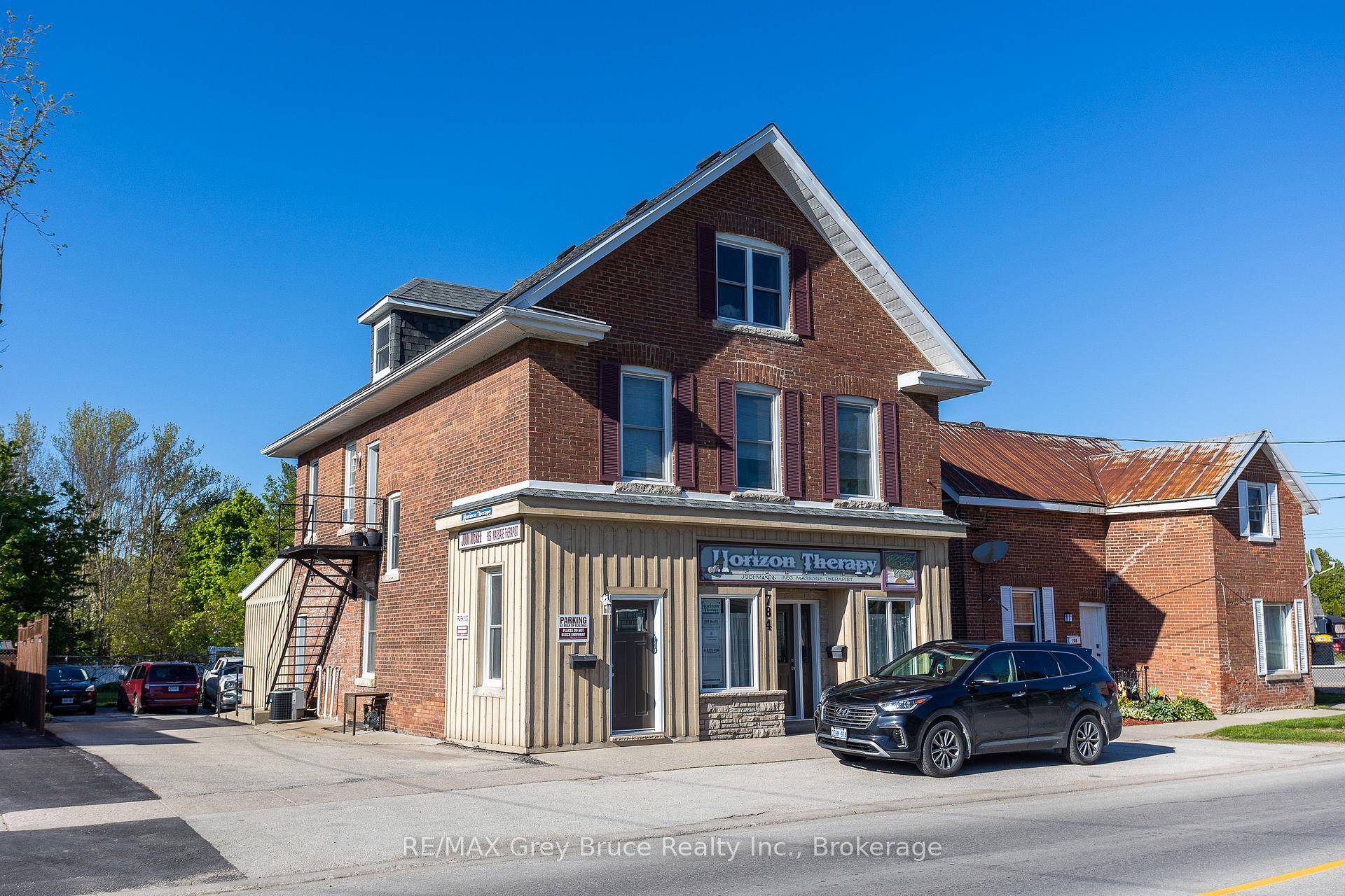 Looking for a solid real estate investment in a prime location ?