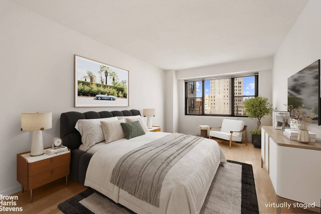 Sun Drenched High Floor Convertible 2BR in Full Service Condo Welcome to this spacious, sun filled high floor convertible two bedroom, one bath home, offering open city views and modern ...