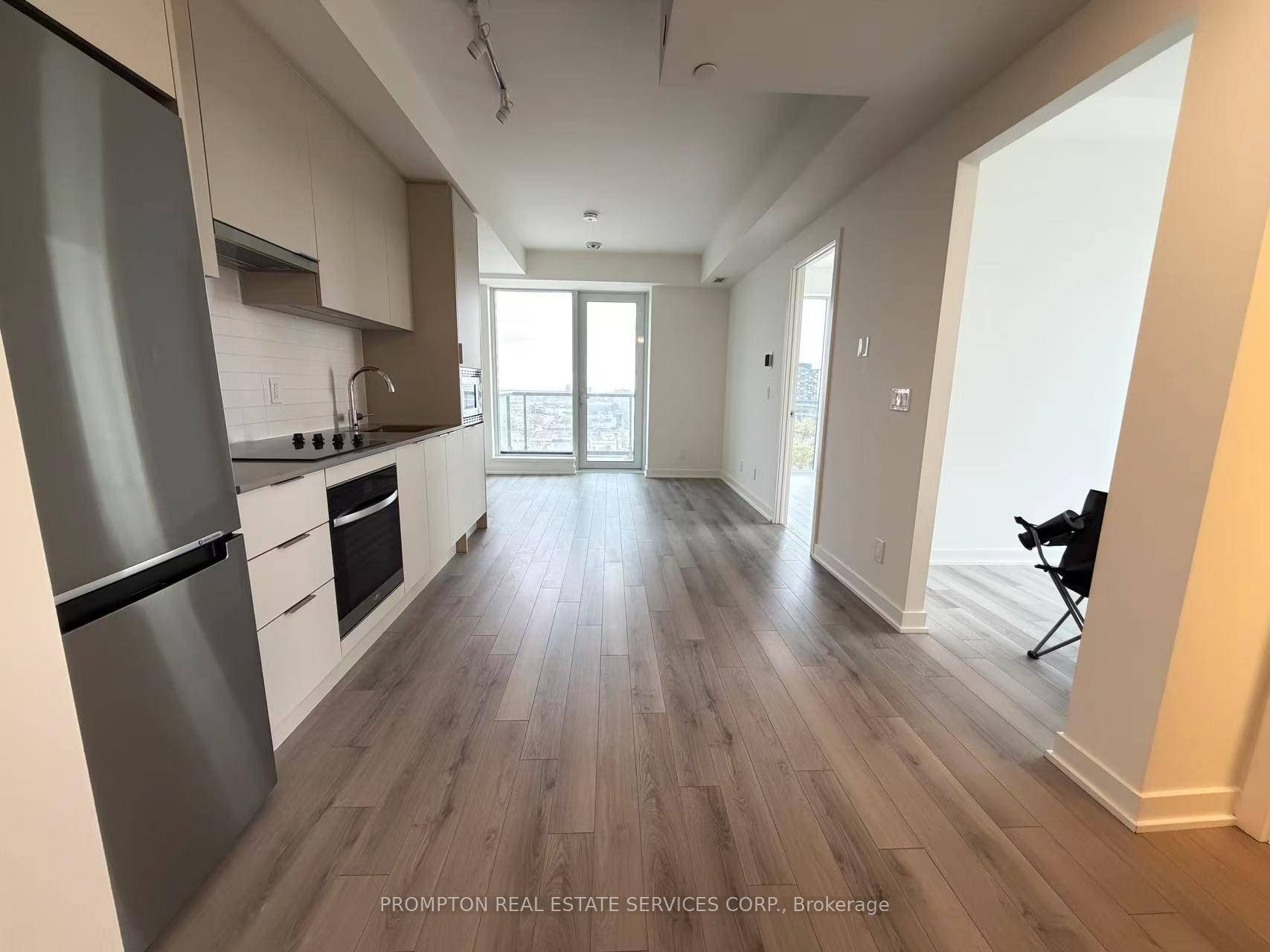 Brand new North Oak Corner Unit !