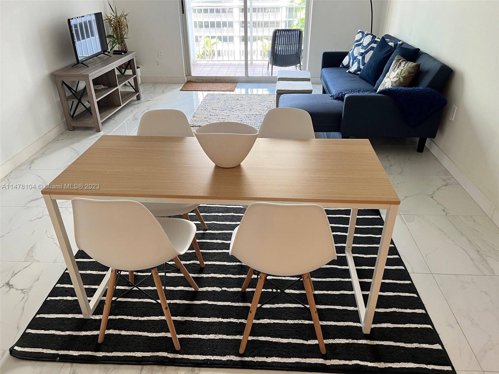BEAUTIFUL FURNISHED 2 BEDROOM 2 BATHS AT FORTUNE HOUSE !