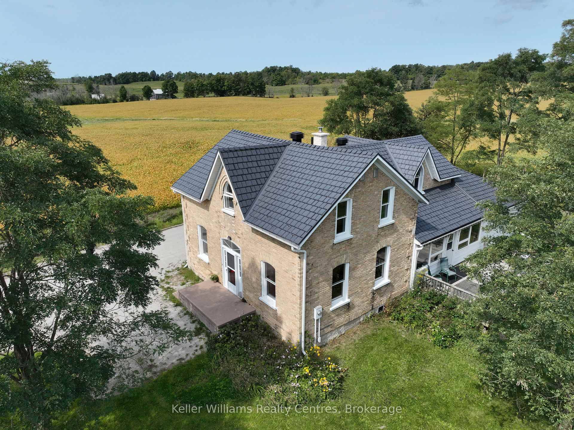 Imagine living on a hill with a view in this gorgeous 4 bedroom, 3 bath updated century home, centrally located just 12 minutes from Southampton, 20 minutes from Owen Sound, ...