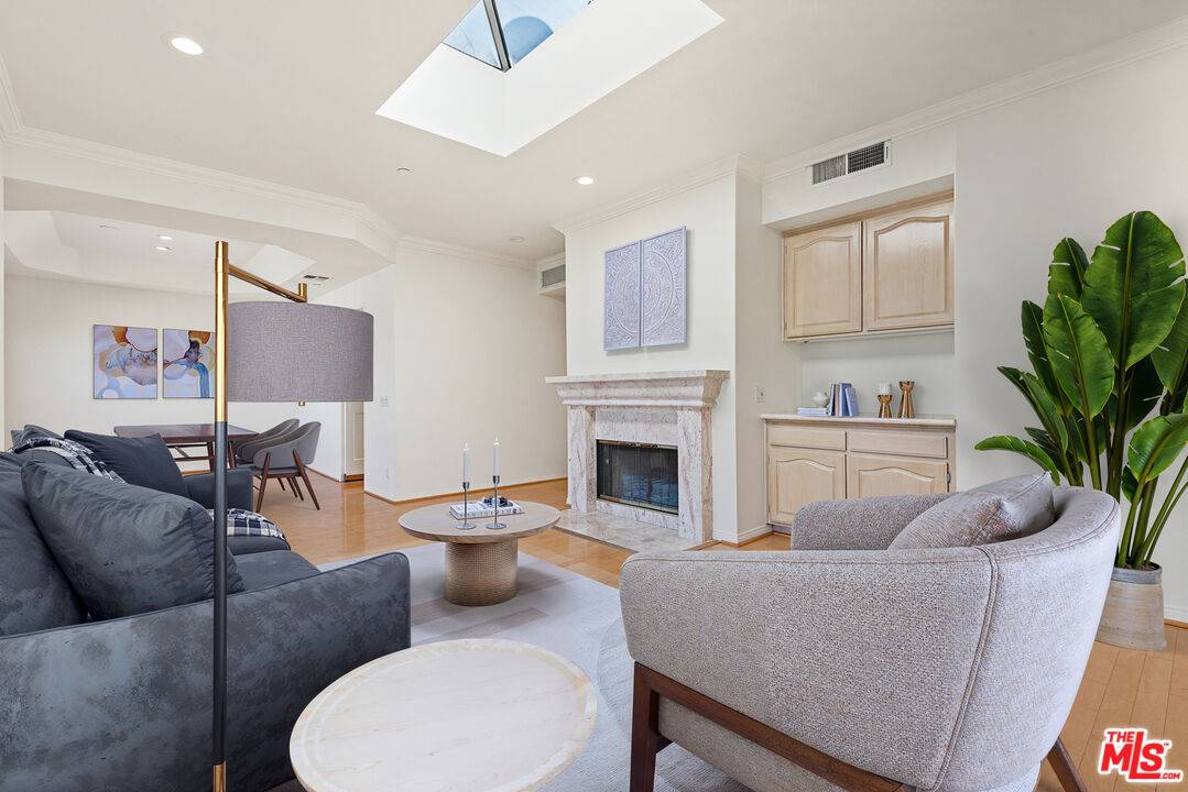 2025 S Beverly Glen Blvd 3BR Beverlywood La