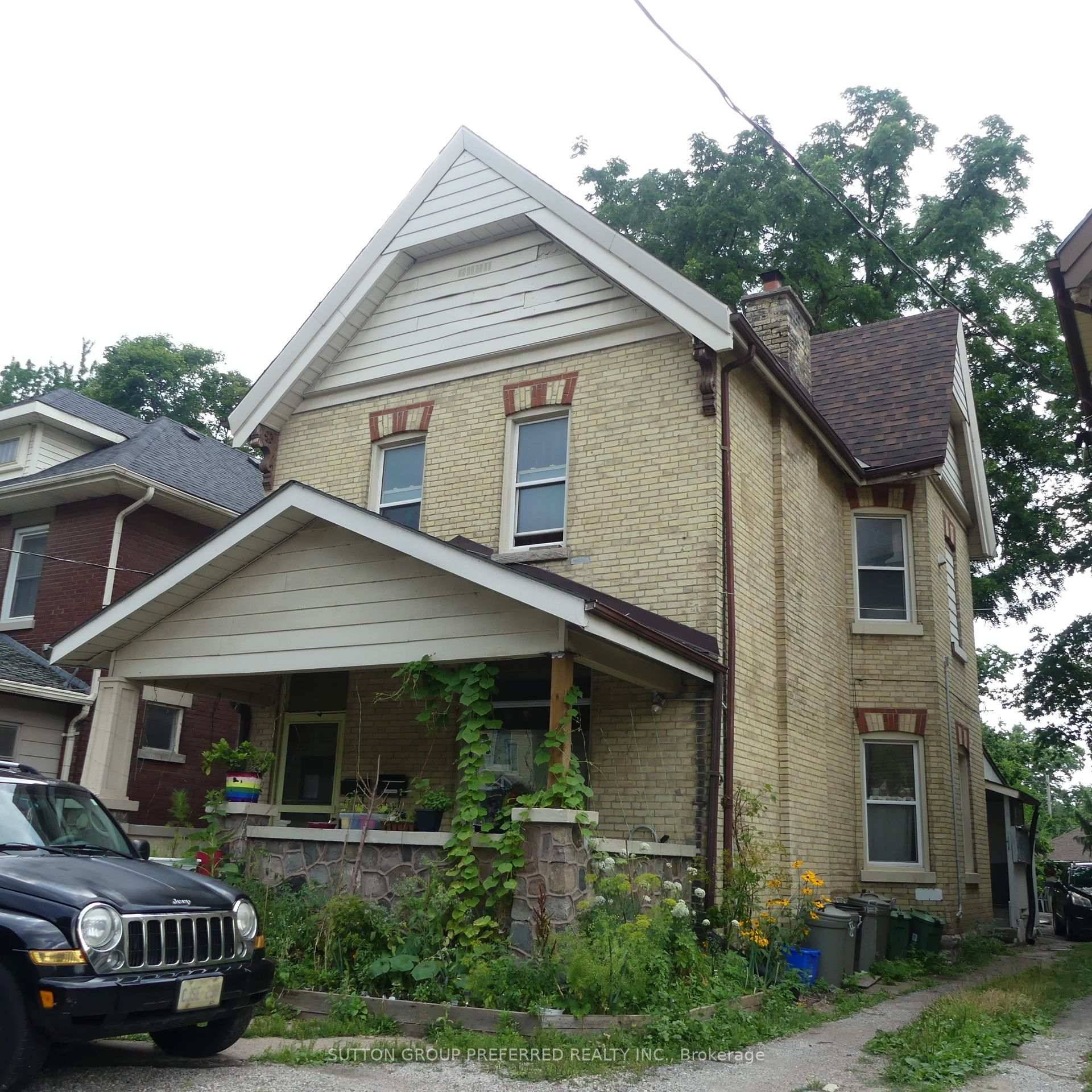 Attention Investors Multi family Fourplex on Stanley Street.