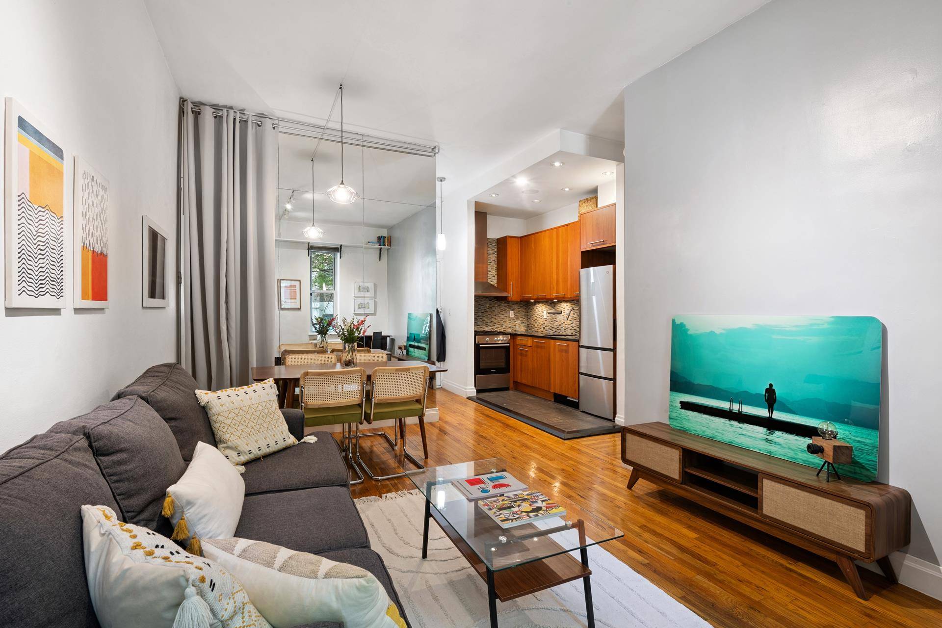 321 East 89th Street 1G Private Patio Tall Ceilings Modern Upgrades Prime UES Location Nestled on a quiet, tree lined block in Yorkville, 321 East 89th Street 1G is a ...