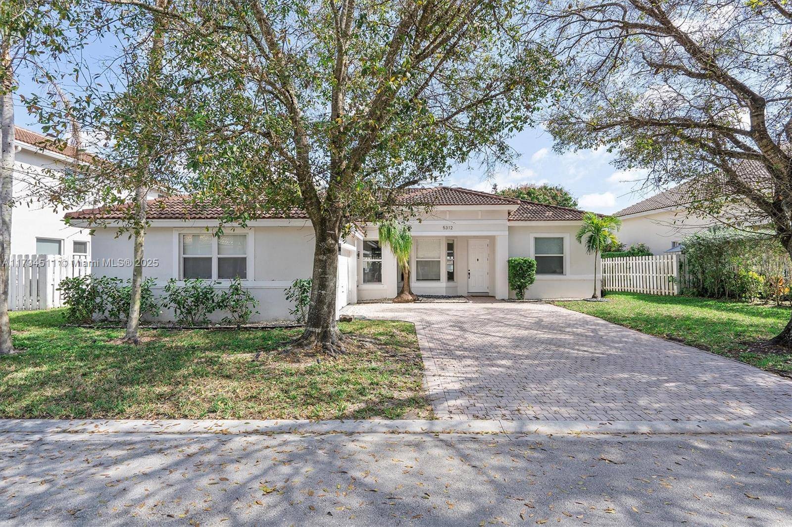 Spectacular fully renovated and fully furnished modern smart home in the Oakridge gated community.