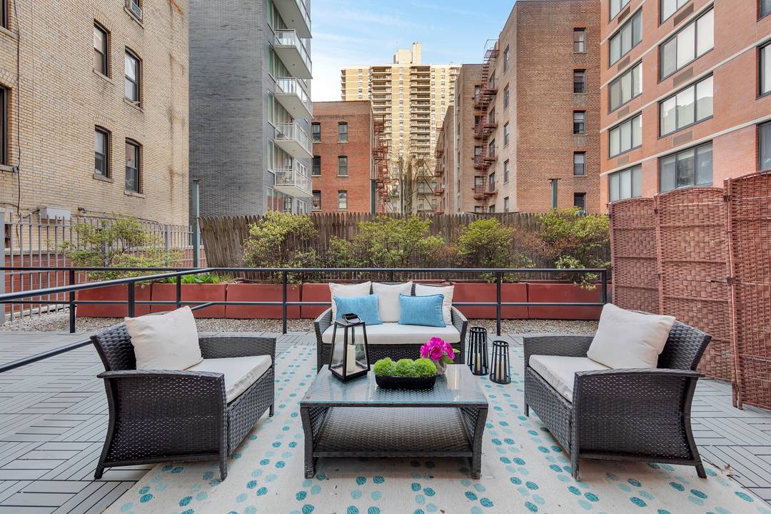 ATTENTION OUTDOOR LOVERS JUST RENOVATED, SPACIOUS ALCOVE STUDIO w PRIVATE TERRACE Welcome to this oversized, just renovated alcove studio featuring an incredible private terrace at the Princeton House Condominium.