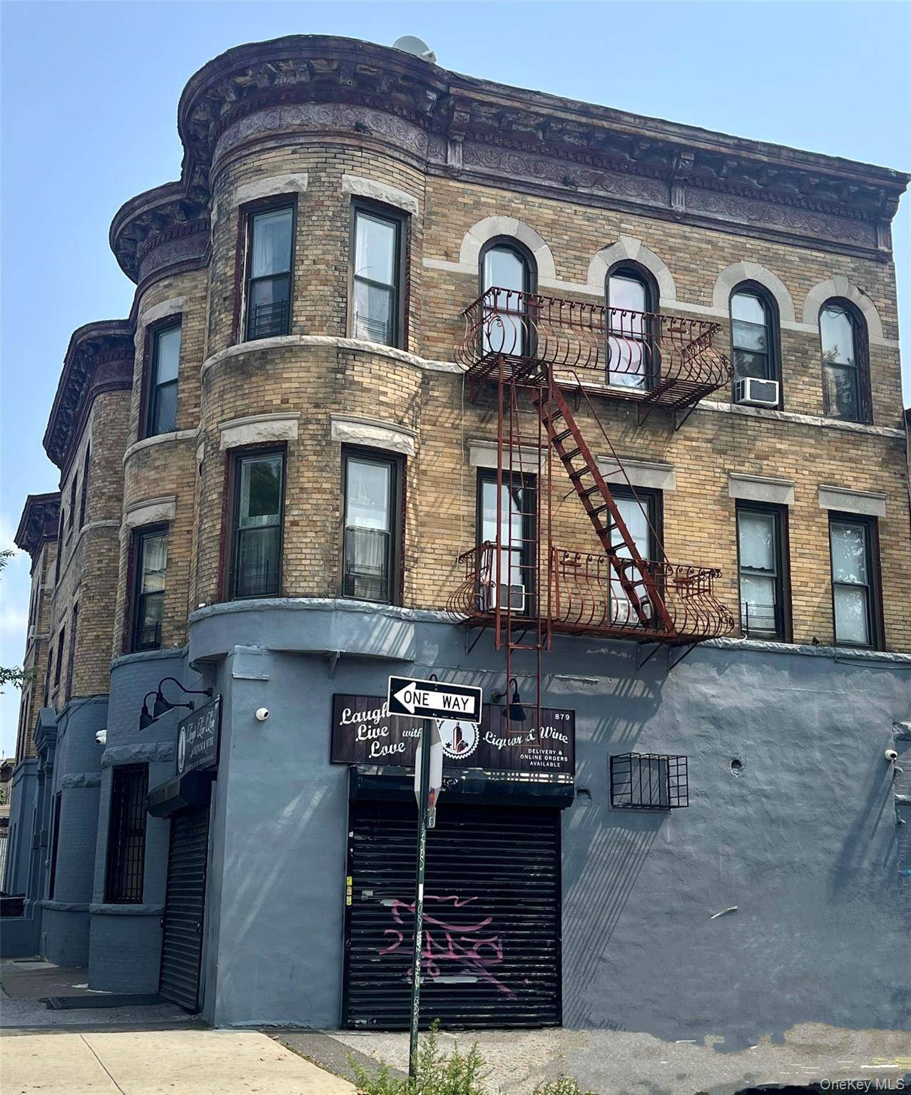 Prime corner 8, 100 sq. ft.