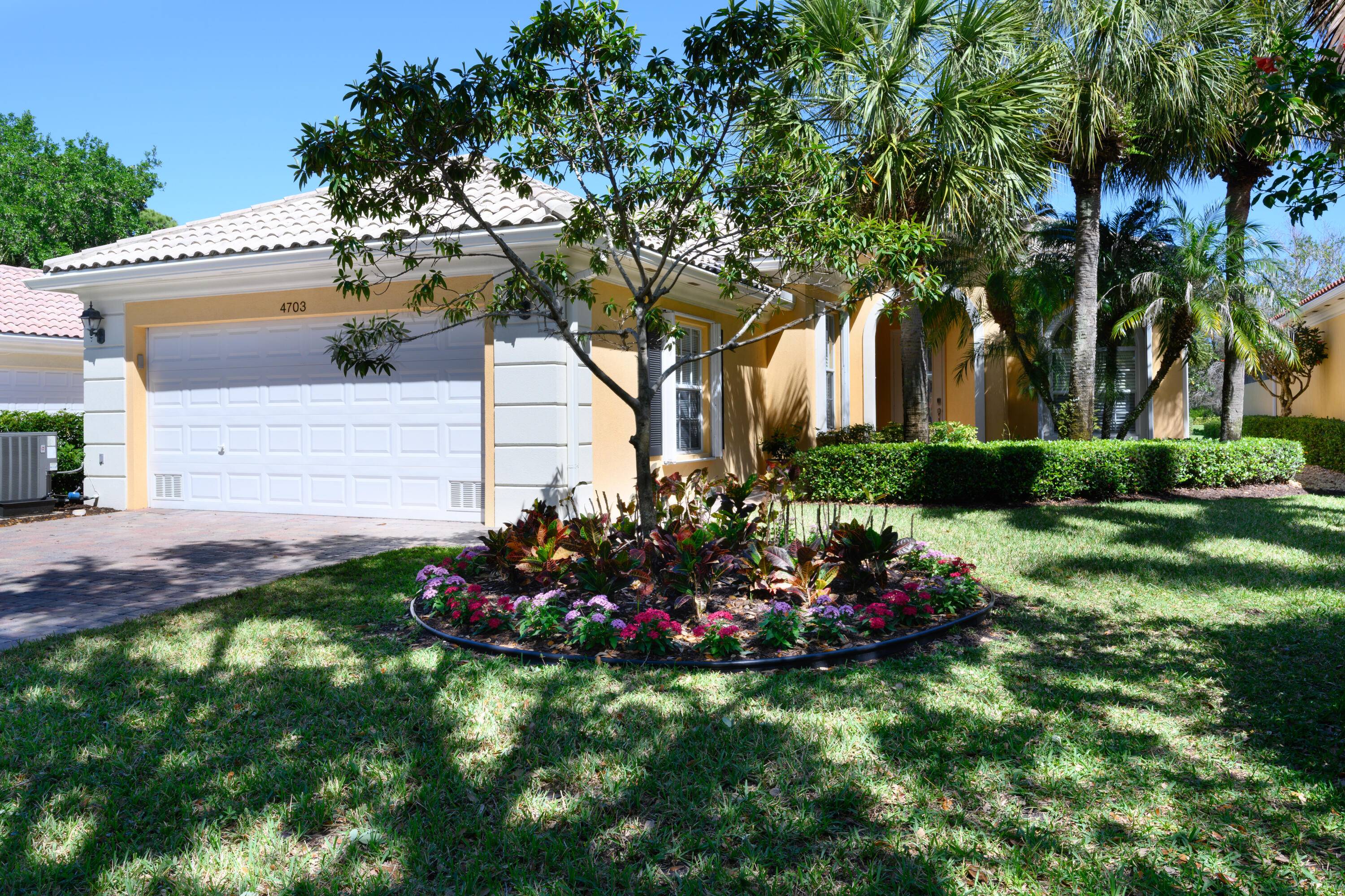 Magnolia Bay just 187 homes centrally located in Palm Beach Gardens close to EVERYTHING !