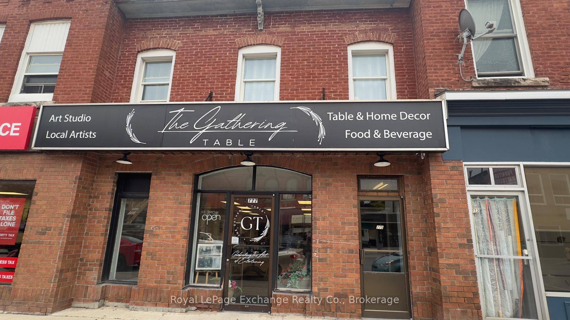 Prime Downtown Location Ready for Your Business !