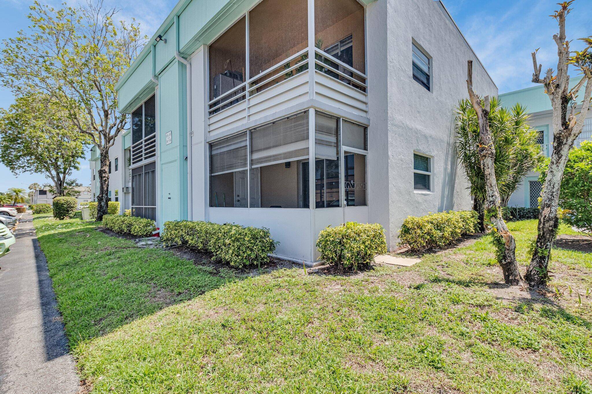 Beautifully Updated 1 Bedroom, 1.