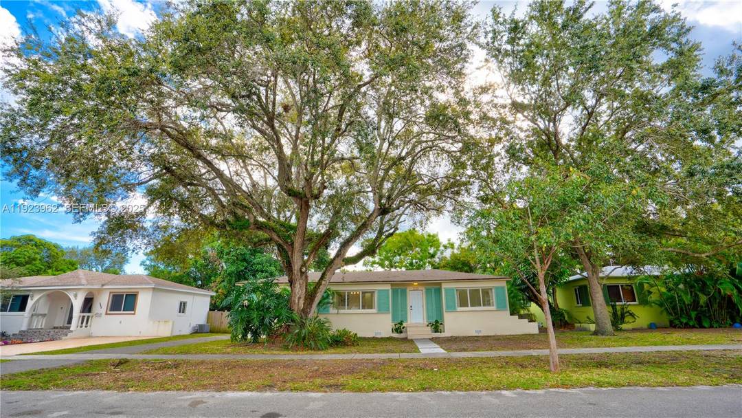 Stunning fully remodeled 3 2 home !