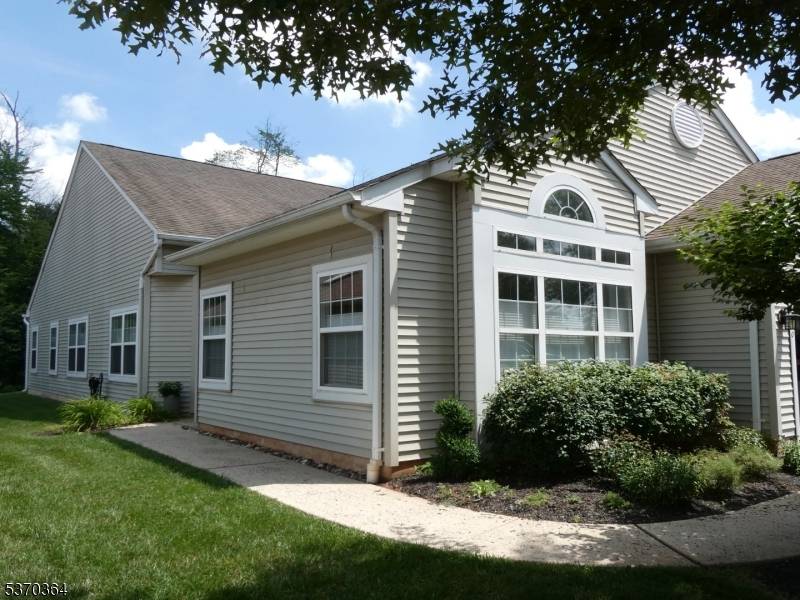 MOVE RIGHT IN Everything has been done for you Tastefully updated 2 years ago New carpets, laminate, appliances, lighting and HVAC Freshly painted New counter tops in kitchen Master bathroom ...