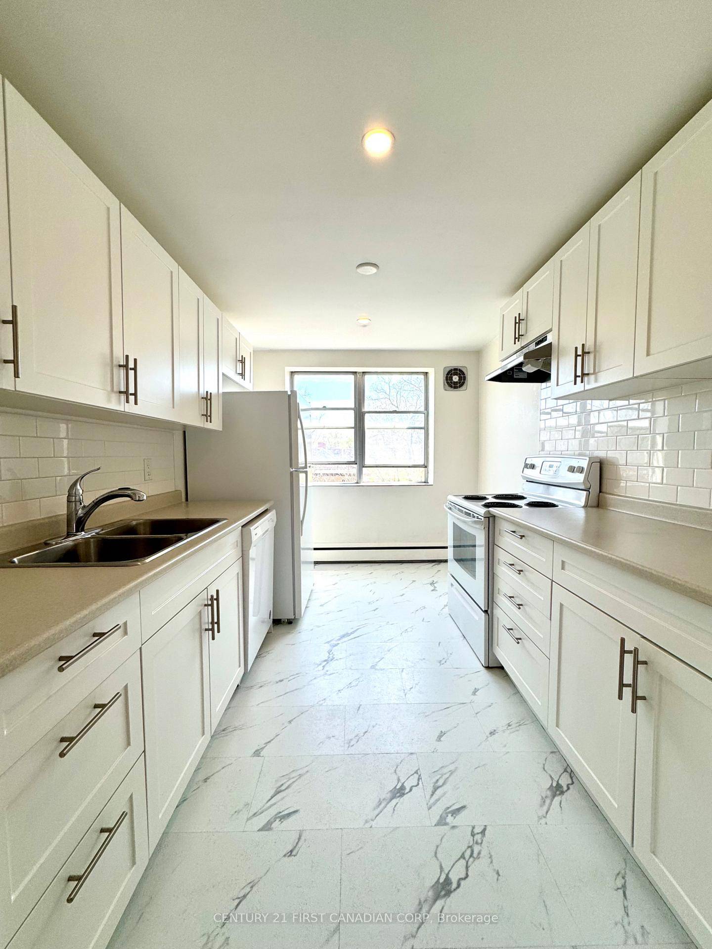 LIMITED TIME OFFER FREE PARKING amp ; 1 MONTH FREE for a Newly updated 1 Bed unit located close to downtown, Wortley Village in Old South London.