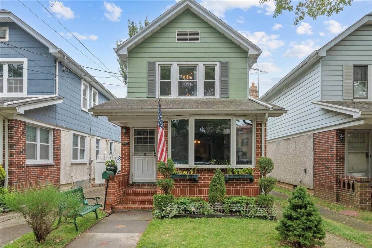 Welcome to 1927 Batchelder St, a move in ready, fully detached home moments from Marine Park.