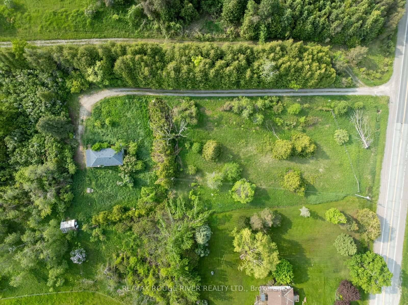 HANDYMAN'S DREAM 2 BEDROOM BUNGALOW ON OVER 1 ACRE IN PEACEFUL BETHANY !