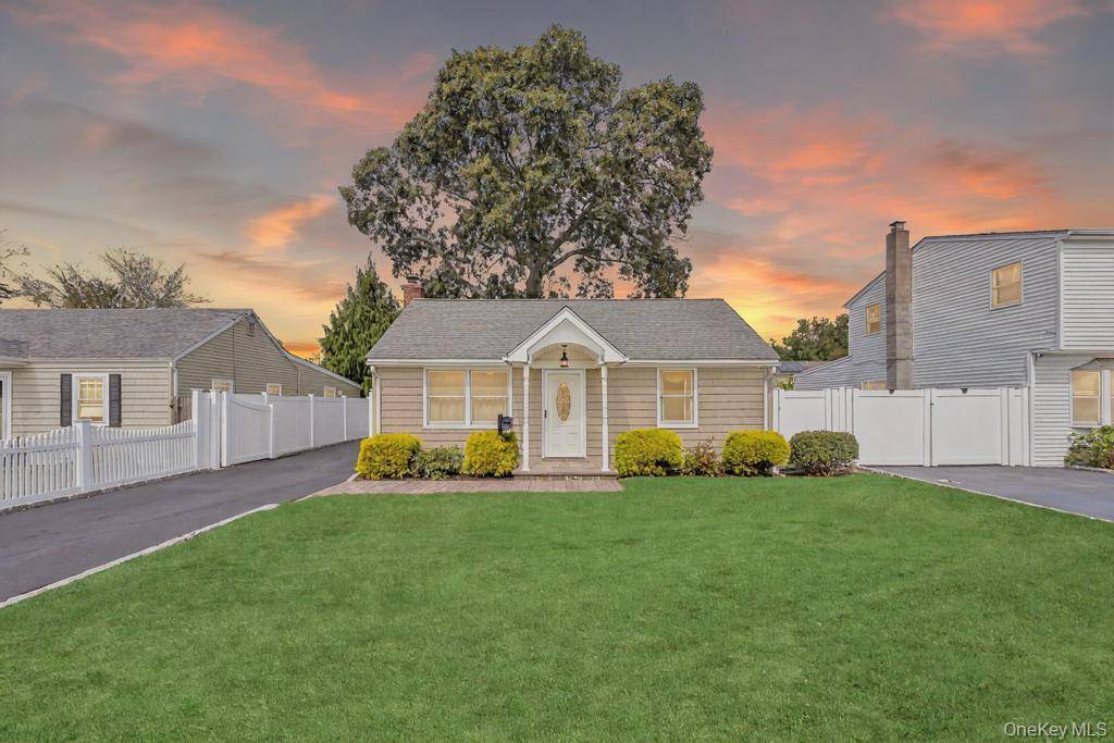 Charming Ranch Home Move In Ready !