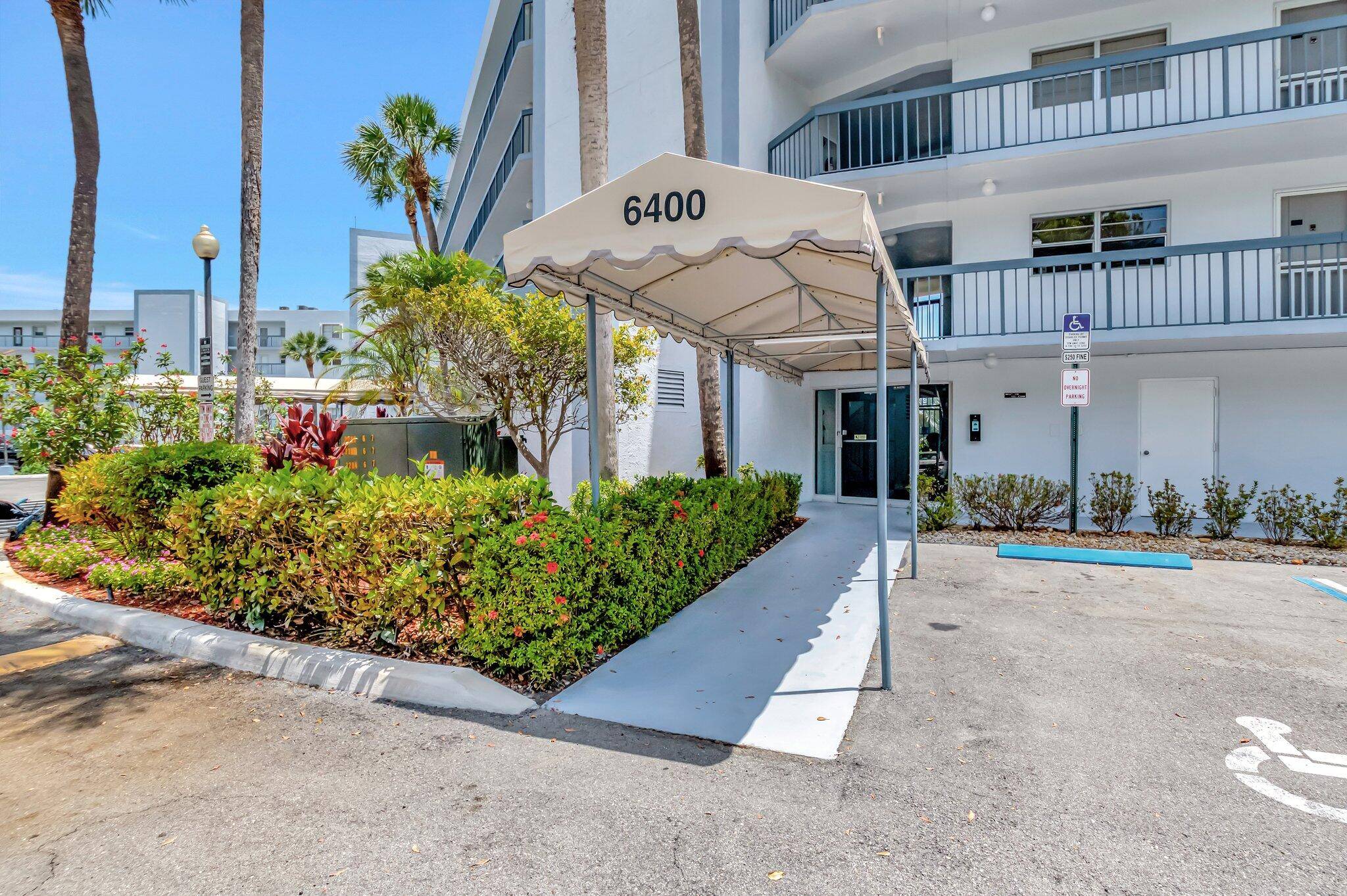 Spacious Well Maintained 2 2 Condo With a Den Potential to create a 3rd Bedroom if Required Ideally Situated in East Boca.