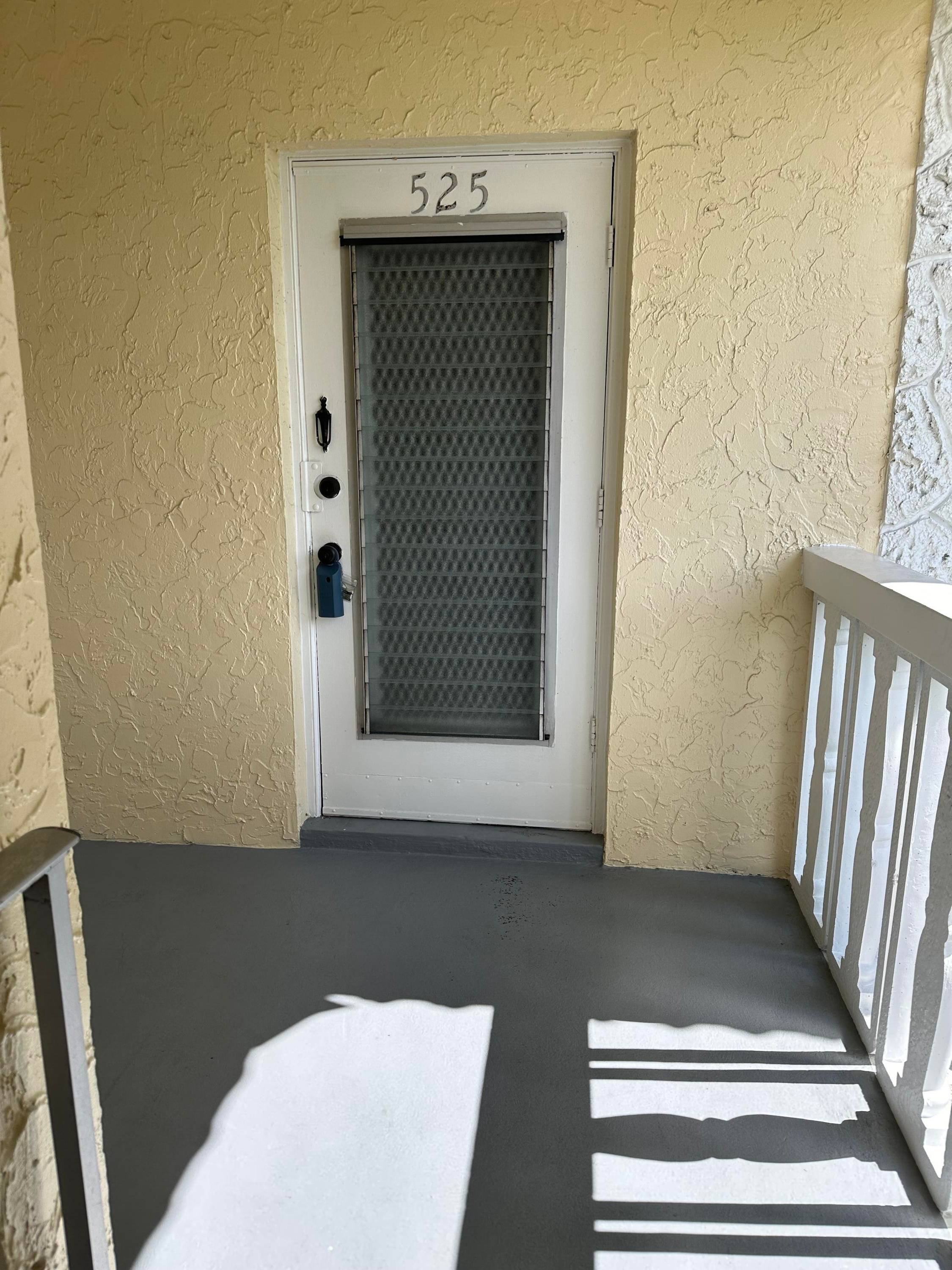 Have Fun in the Sun ! Enjoy Oakbrook Village, an active 55 community offering many ammenities.