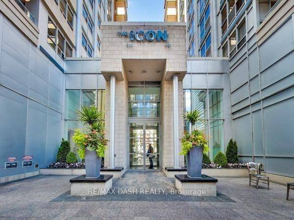 Absolutely Beautiful, Cozy Tridel Luxury Condo In Entertainment And Fashion District, 24 Hour Concierge, Rooftop Garden With Sun Deck amp ; Barbecue Terrace, Spectacular Icon Fitness Club, Cyber Lounge amp ...